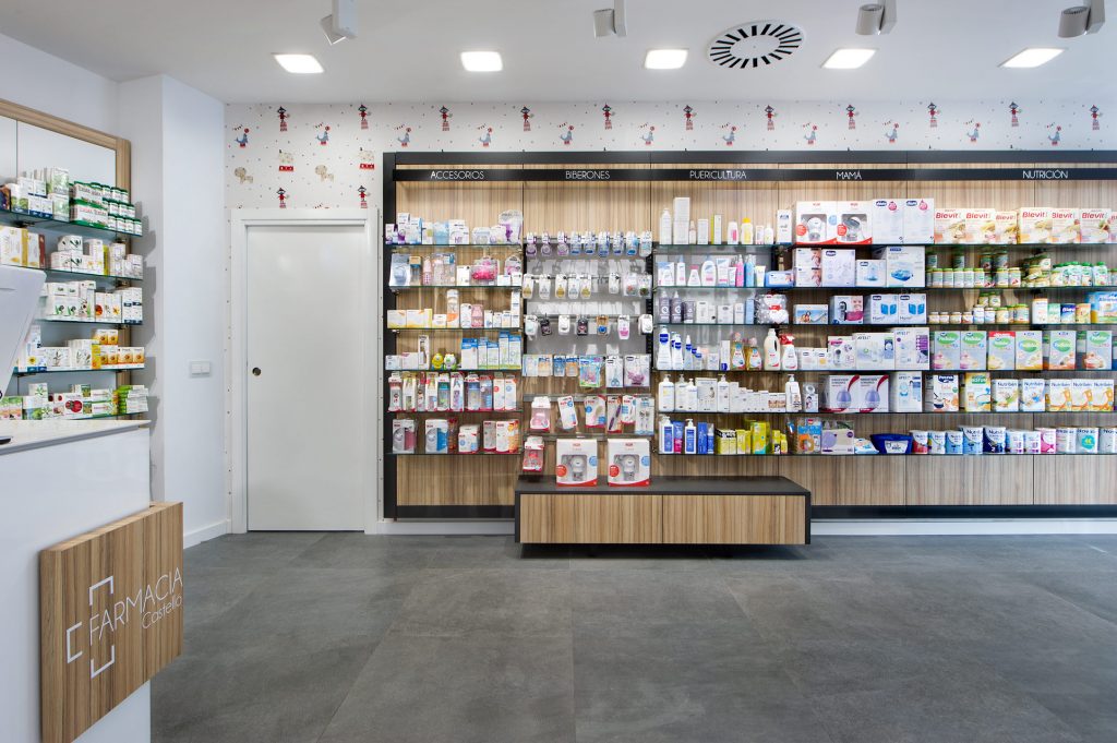 Señalización estanterias de farmacia