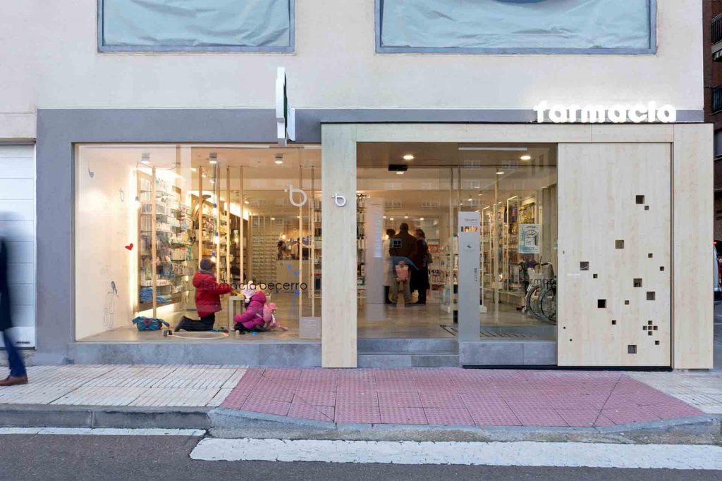 fachada de una farmacia