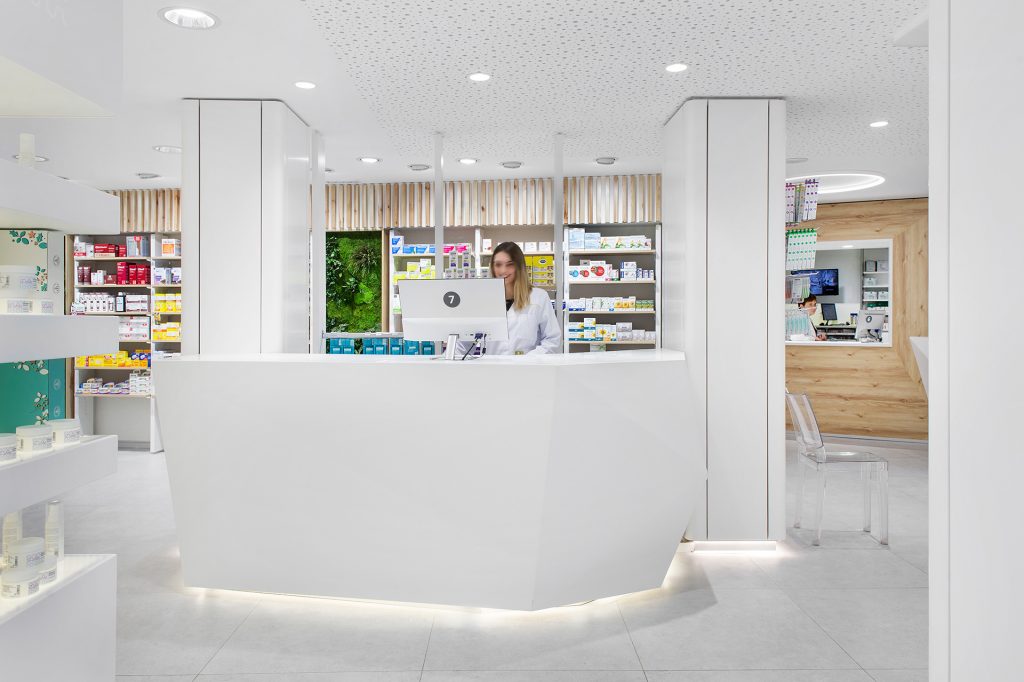 Mobiliario en el diseño interior de la farmacia