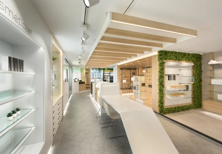 Showroom Paris - Inside Pharmacy