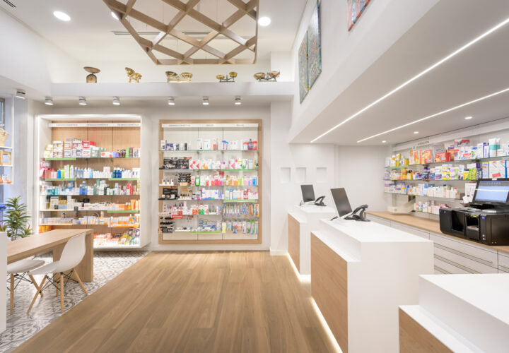 Farmacia Santa Rosa.