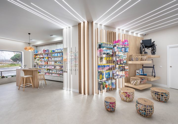 Farmacia Recio y sus muebles a medida.