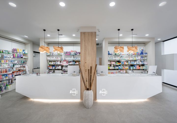 Mostradores diseñador por Inside Pharmacy para Farmacia Recio.