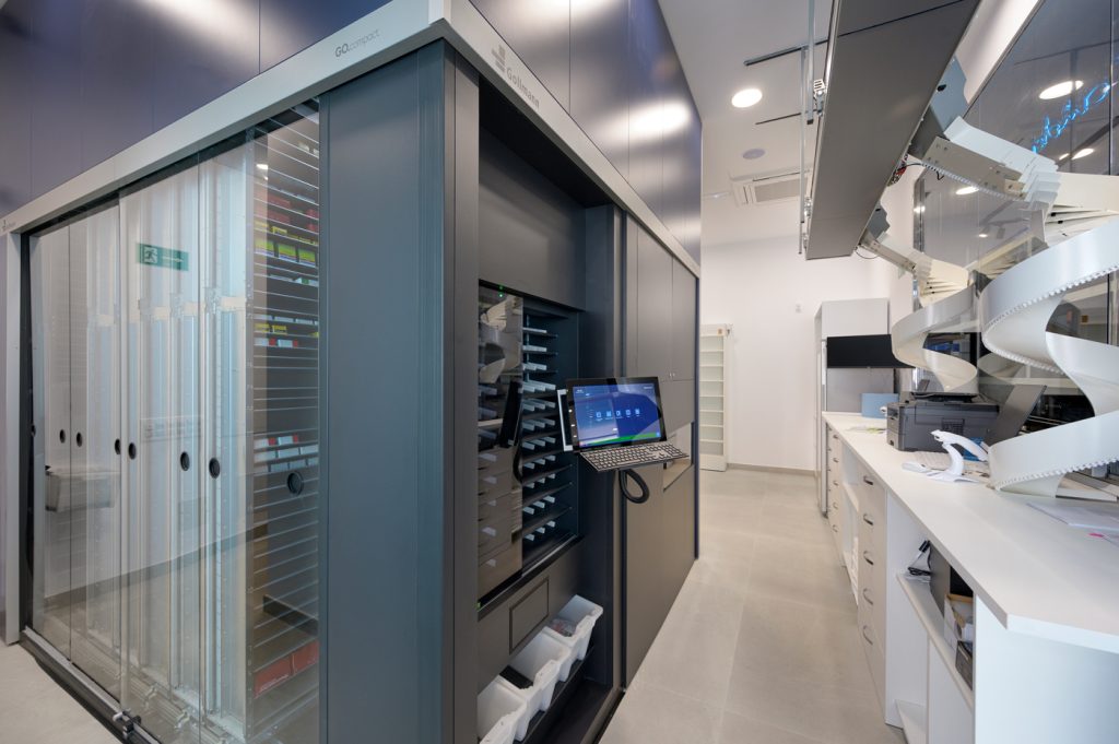 Magazzino farmacia.